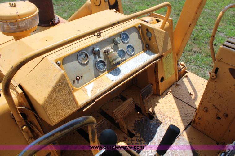 image for item H6547 1974 Caterpillar 955L track loader