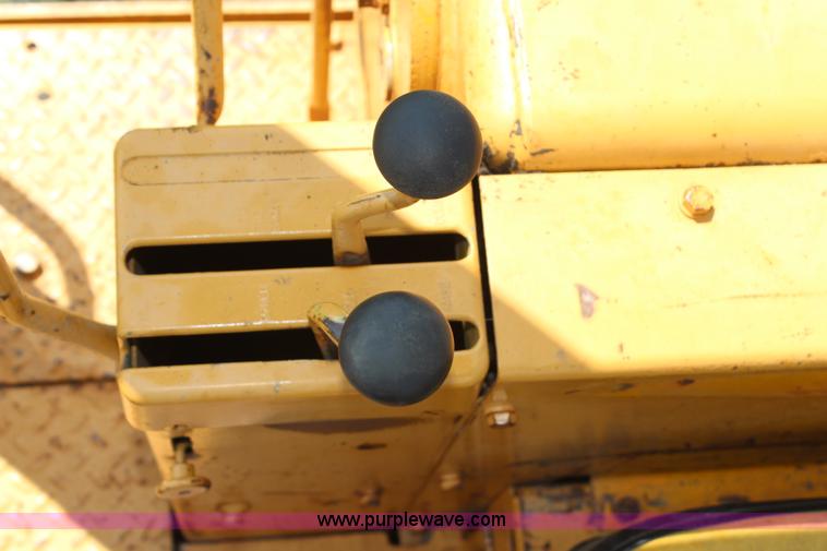 image for item H6547 1974 Caterpillar 955L track loader