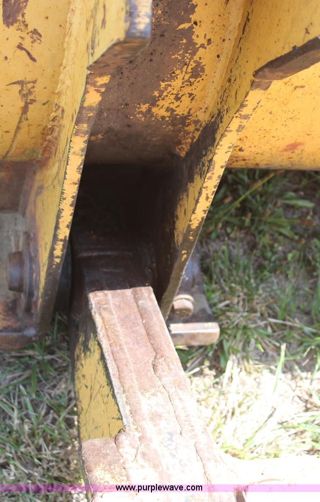 image for item H6547 1974 Caterpillar 955L track loader