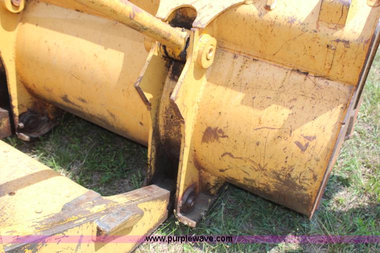 image for item H6547 1974 Caterpillar 955L track loader