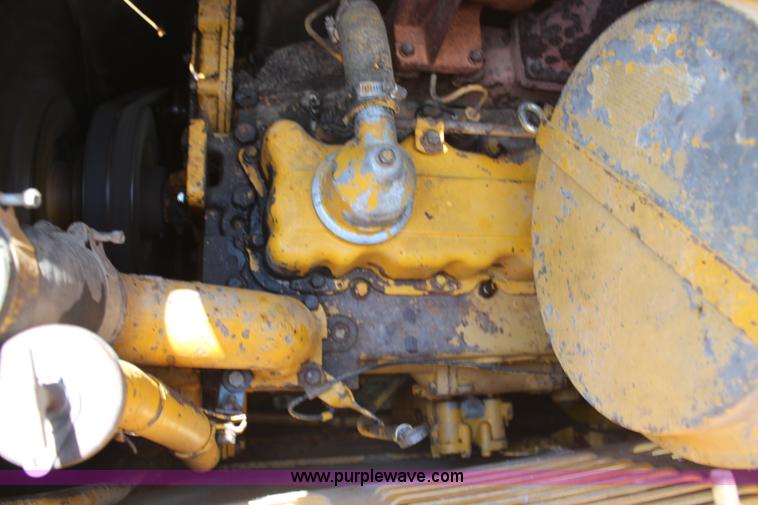 image for item H6547 1974 Caterpillar 955L track loader