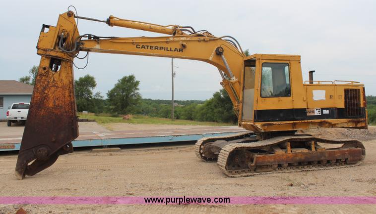 image for item H6704 1985 Caterpillar 225 LVC excavator