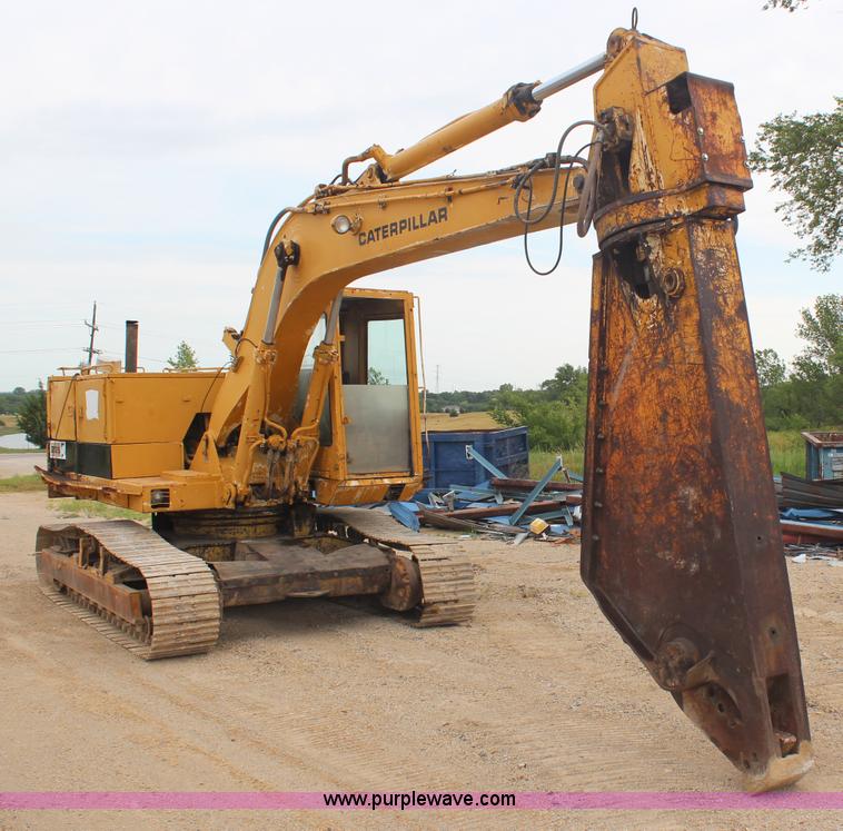 image for item H6704 1985 Caterpillar 225 LVC excavator