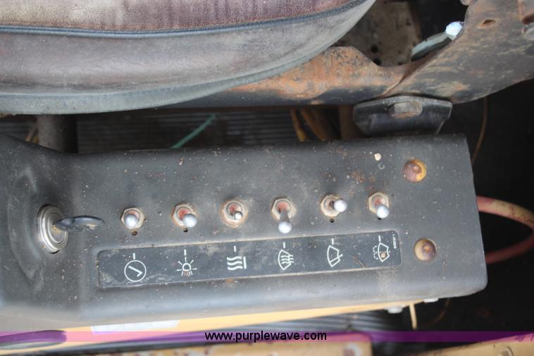 image for item H6704 1985 Caterpillar 225 LVC excavator