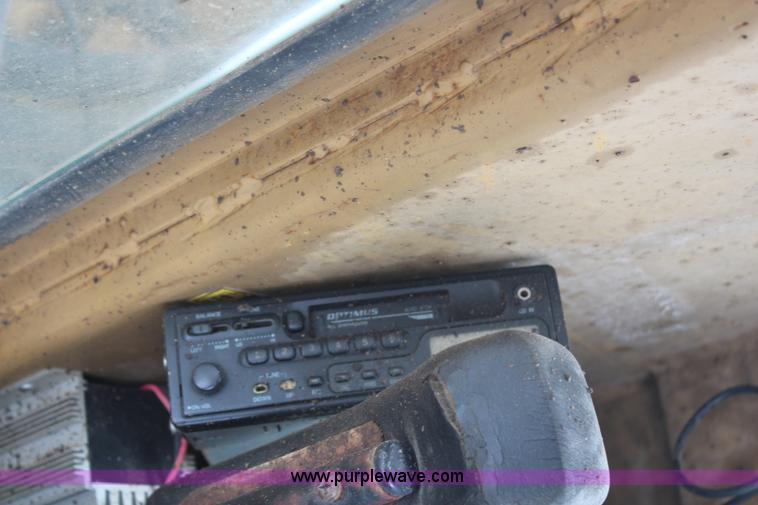 image for item H6704 1985 Caterpillar 225 LVC excavator