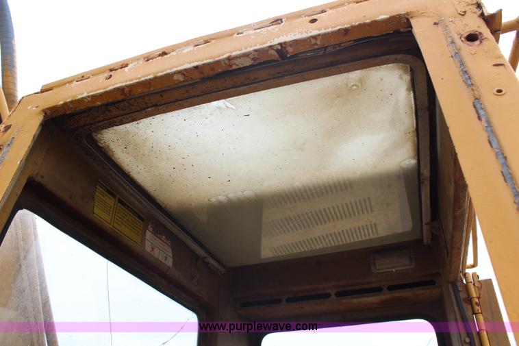 image for item H6704 1985 Caterpillar 225 LVC excavator