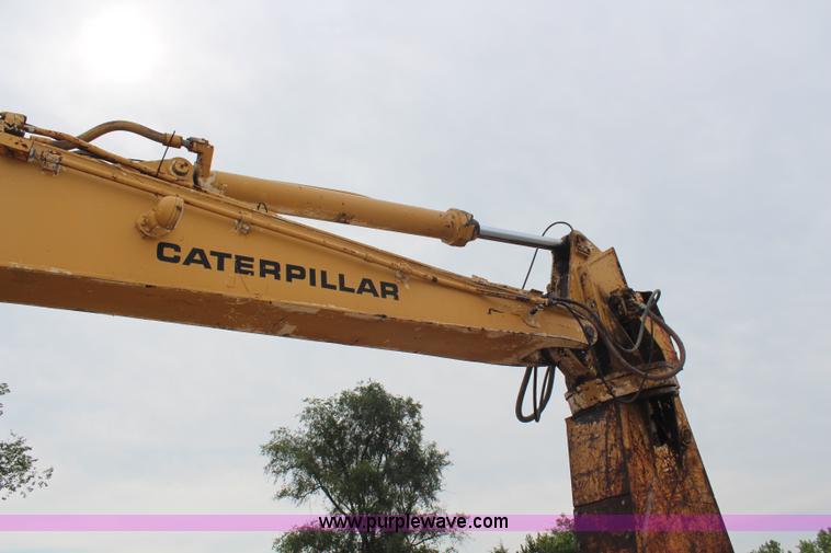 image for item H6704 1985 Caterpillar 225 LVC excavator