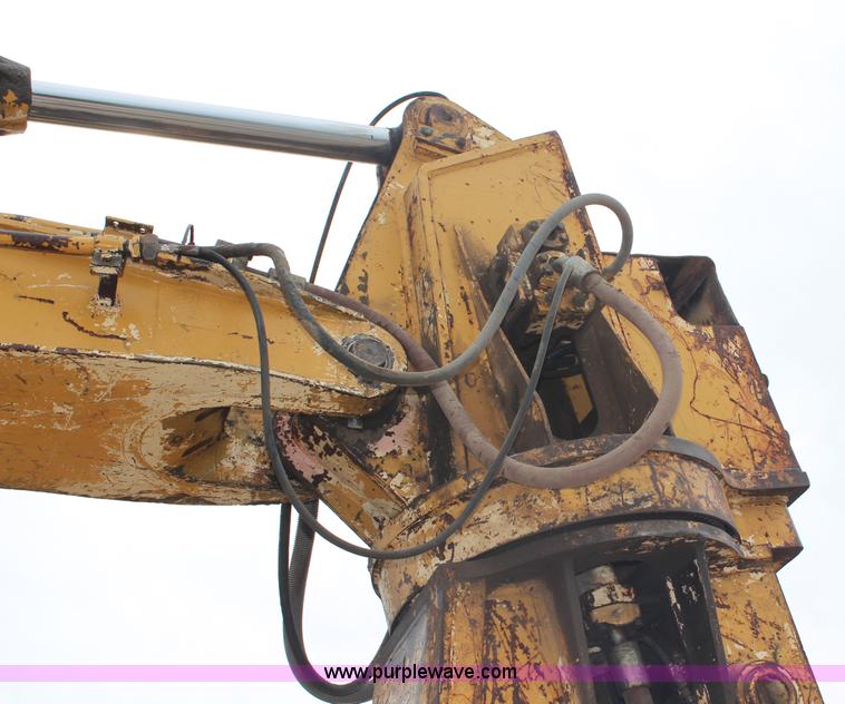 image for item H6704 1985 Caterpillar 225 LVC excavator