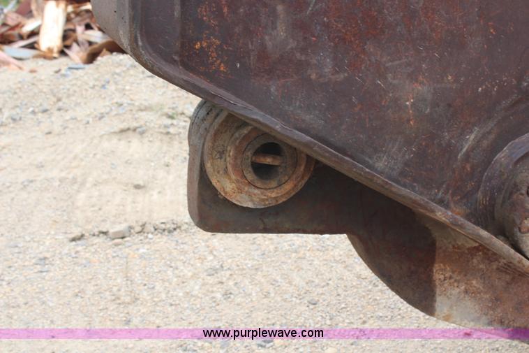 image for item H6704 1985 Caterpillar 225 LVC excavator