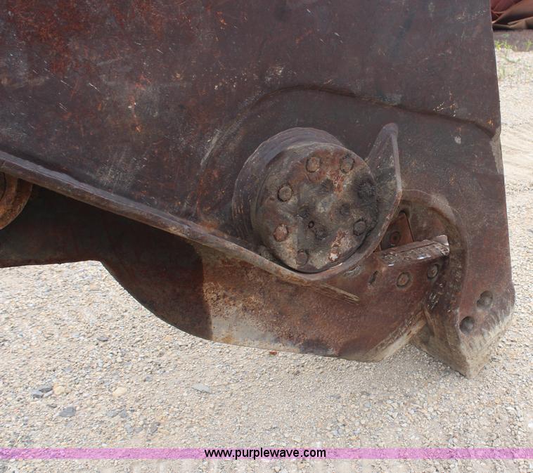 image for item H6704 1985 Caterpillar 225 LVC excavator