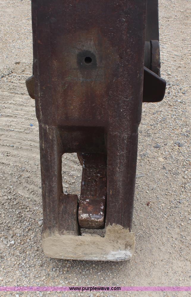 image for item H6704 1985 Caterpillar 225 LVC excavator