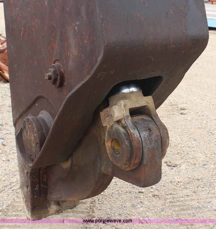 image for item H6704 1985 Caterpillar 225 LVC excavator