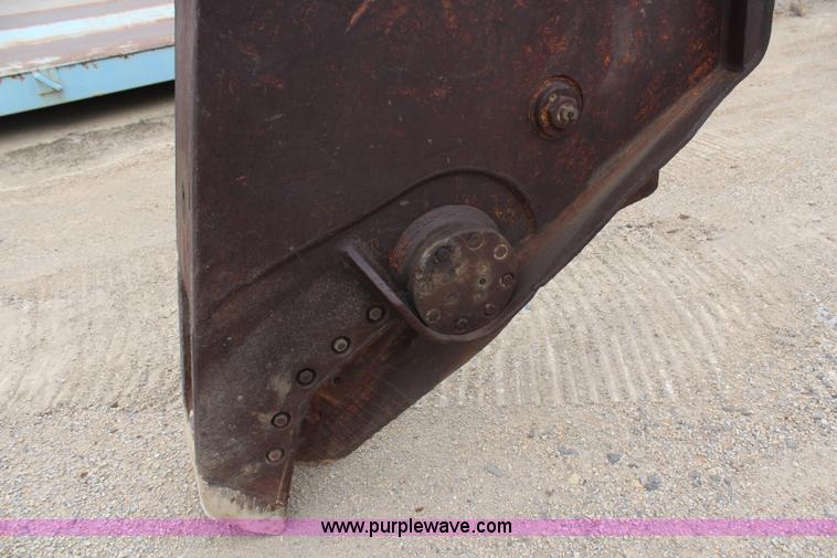 image for item H6704 1985 Caterpillar 225 LVC excavator