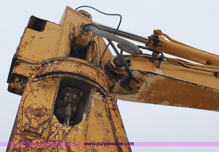 image for item H6704 1985 Caterpillar 225 LVC excavator