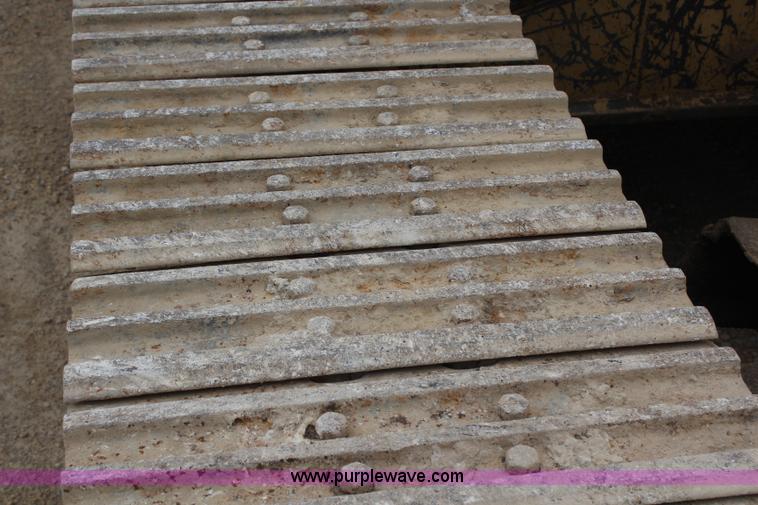 image for item H6704 1985 Caterpillar 225 LVC excavator