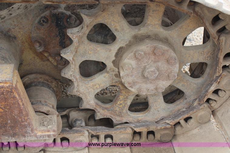 image for item H6704 1985 Caterpillar 225 LVC excavator