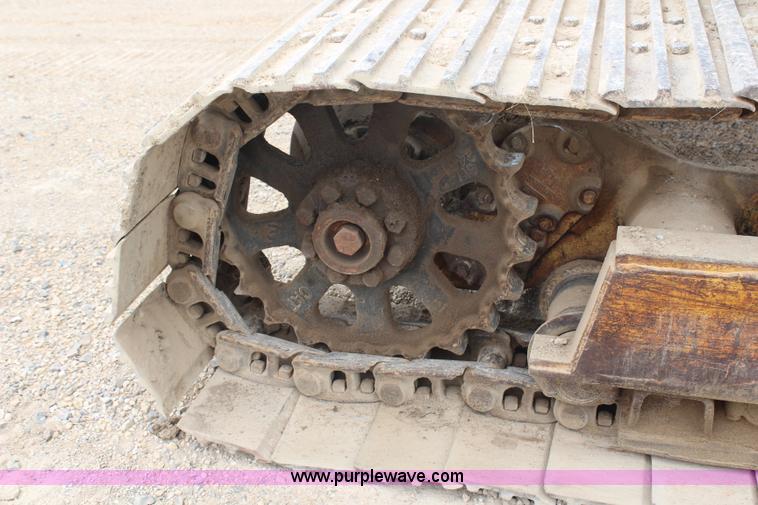 image for item H6704 1985 Caterpillar 225 LVC excavator