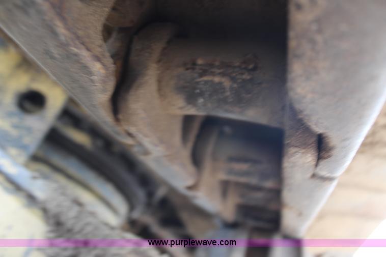 image for item H6704 1985 Caterpillar 225 LVC excavator