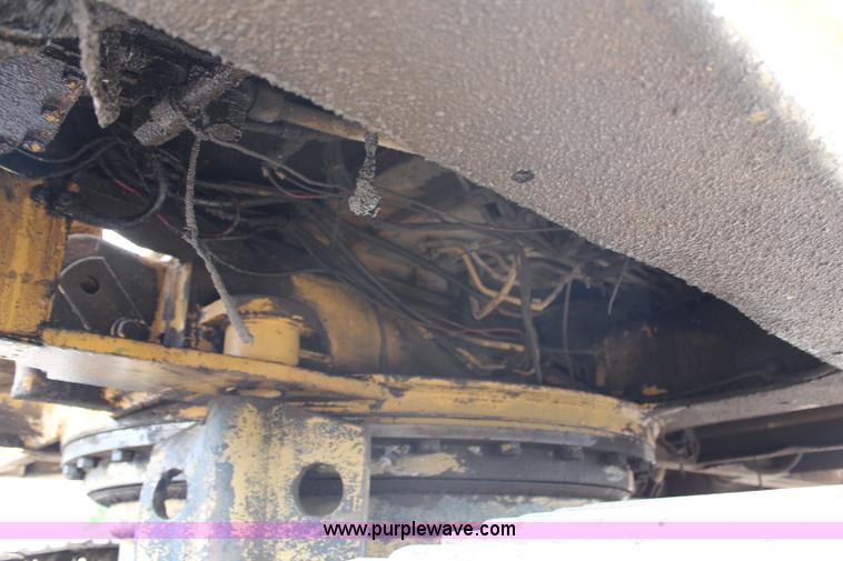 image for item H6704 1985 Caterpillar 225 LVC excavator