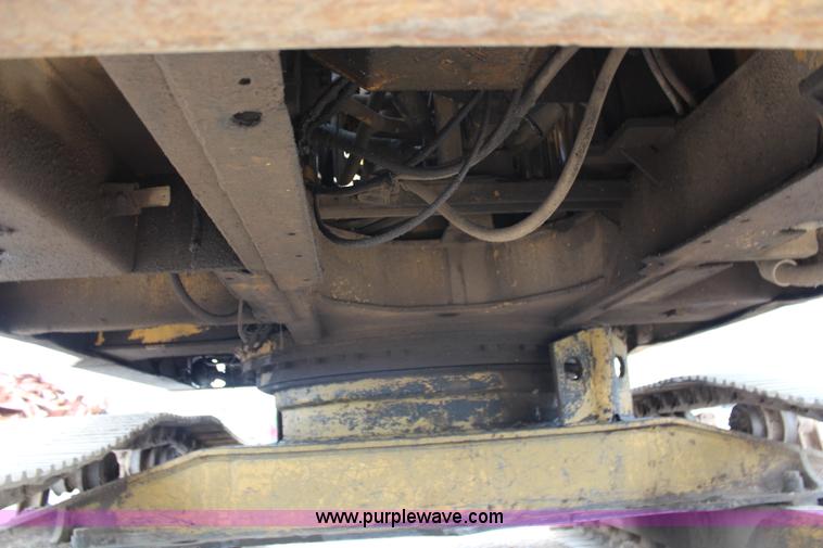 image for item H6704 1985 Caterpillar 225 LVC excavator