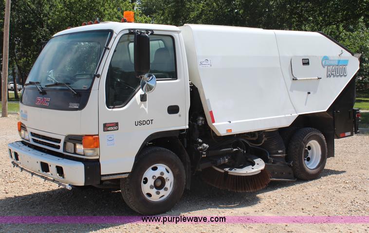 image for item H6735 2000 GMC 4500 sweeper truck