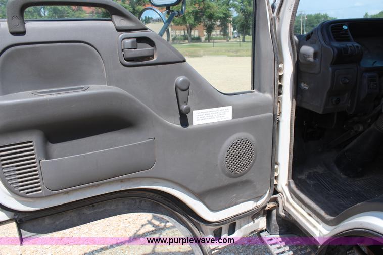 image for item H6735 2000 GMC 4500 sweeper truck