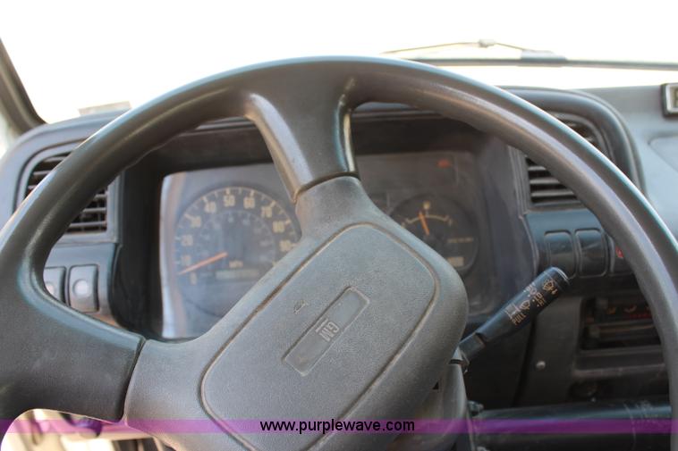 image for item H6735 2000 GMC 4500 sweeper truck