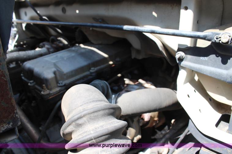 image for item H6735 2000 GMC 4500 sweeper truck