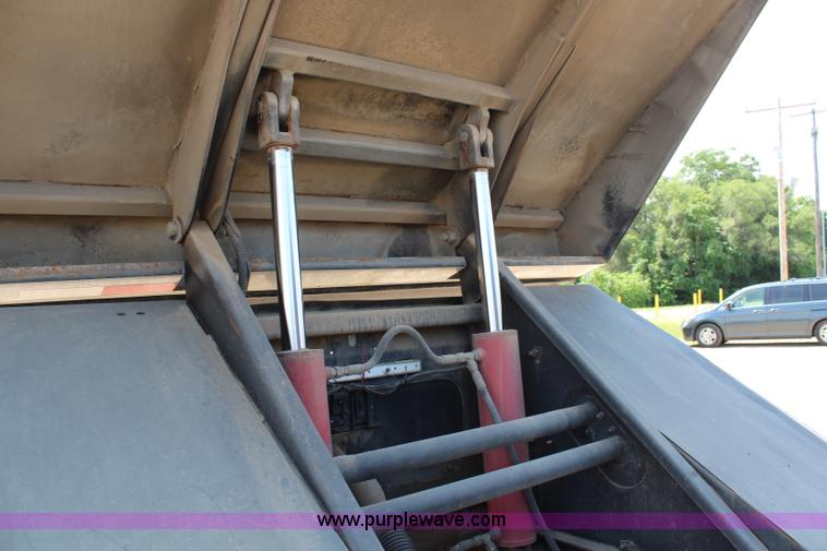 image for item H6735 2000 GMC 4500 sweeper truck