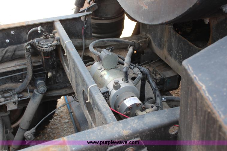 image for item H6735 2000 GMC 4500 sweeper truck