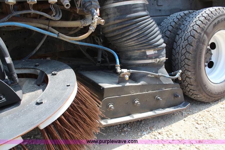 image for item H6735 2000 GMC 4500 sweeper truck