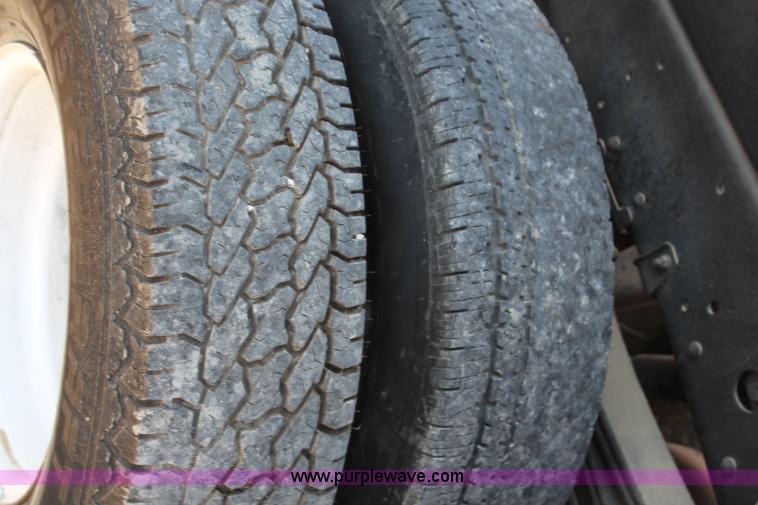 image for item H6735 2000 GMC 4500 sweeper truck