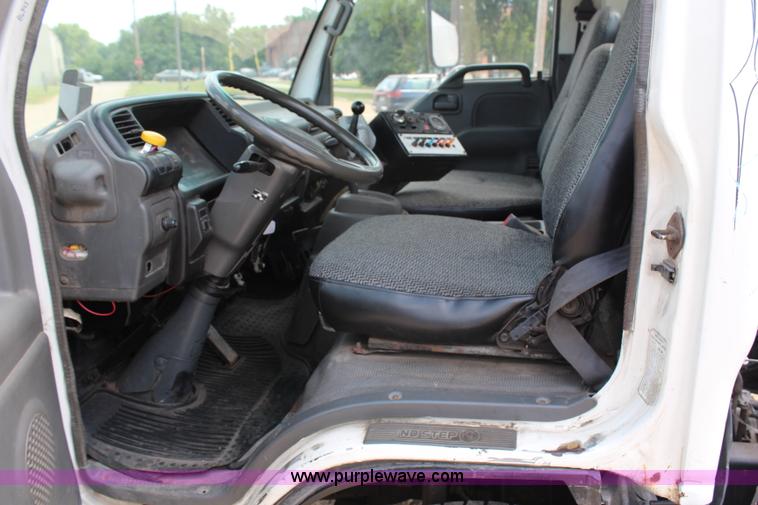 image for item H6736 1999 Isuzu NPR sweeper truck