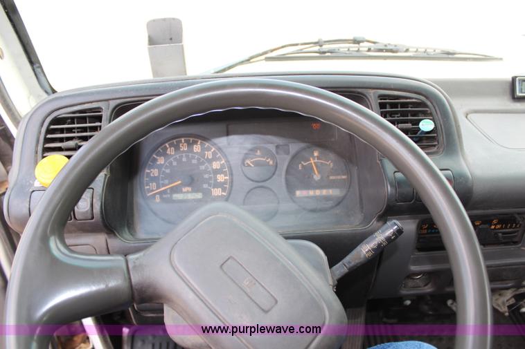 image for item H6736 1999 Isuzu NPR sweeper truck