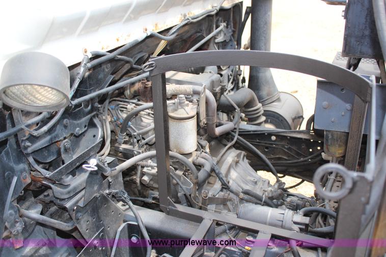 image for item H6736 1999 Isuzu NPR sweeper truck