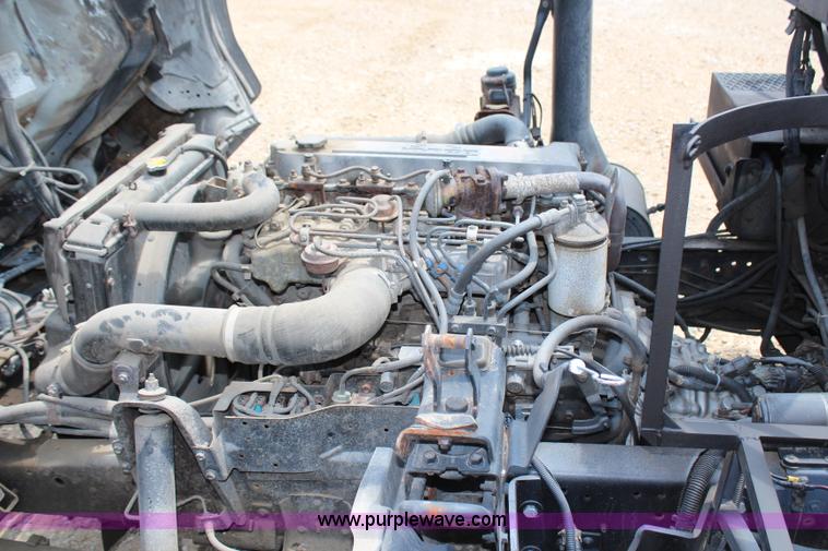 image for item H6736 1999 Isuzu NPR sweeper truck