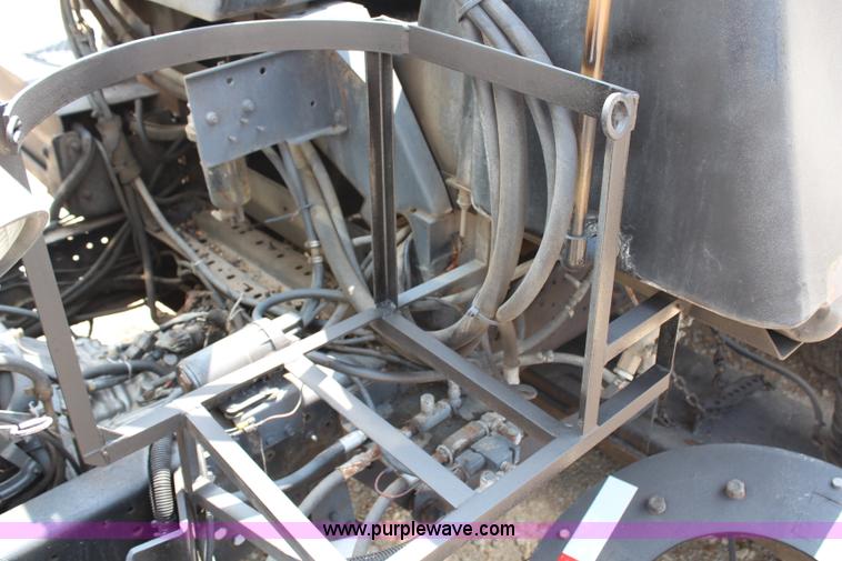 image for item H6736 1999 Isuzu NPR sweeper truck