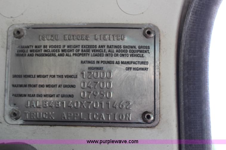 image for item H6736 1999 Isuzu NPR sweeper truck