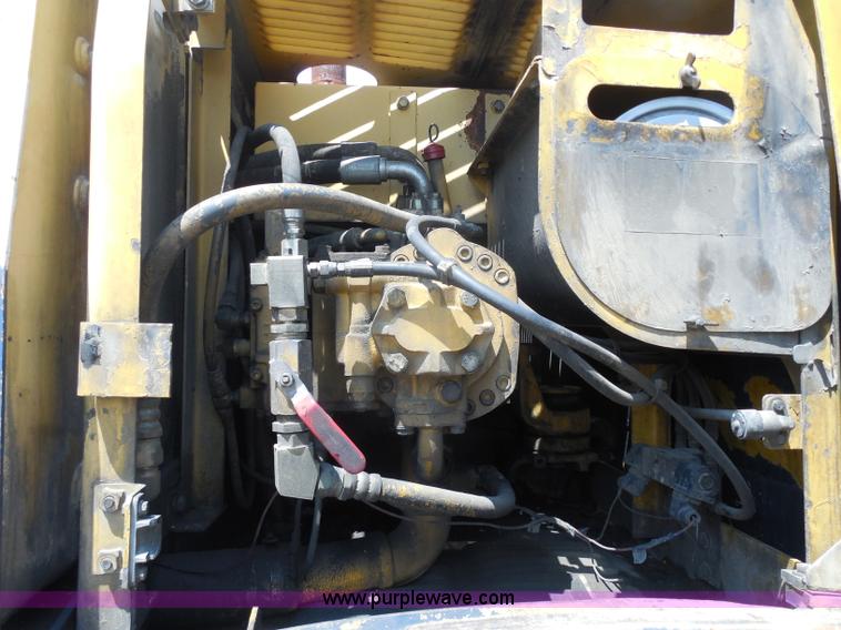 image for item H9849 Komatsu PC200LC-5L excavator