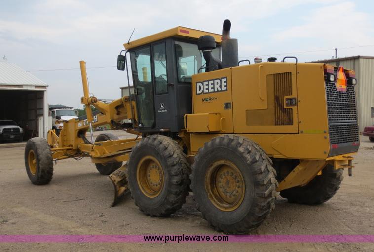 image for item H9851 2002 John Deere 770CH Series II motor grader