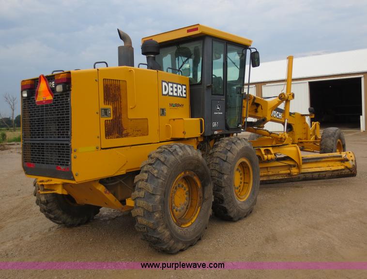 image for item H9851 2002 John Deere 770CH Series II motor grader