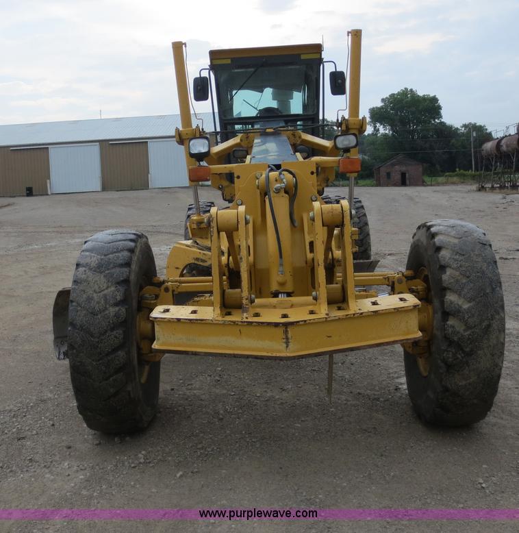 image for item H9851 2002 John Deere 770CH Series II motor grader