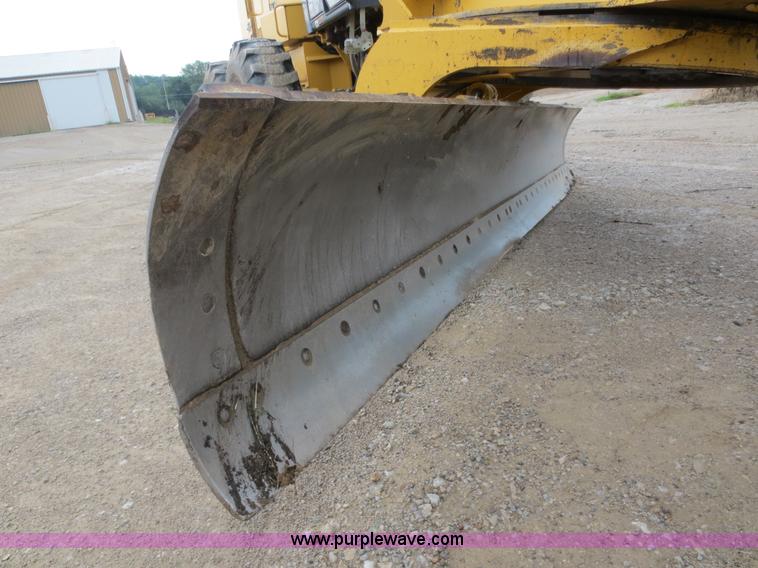 image for item H9851 2002 John Deere 770CH Series II motor grader