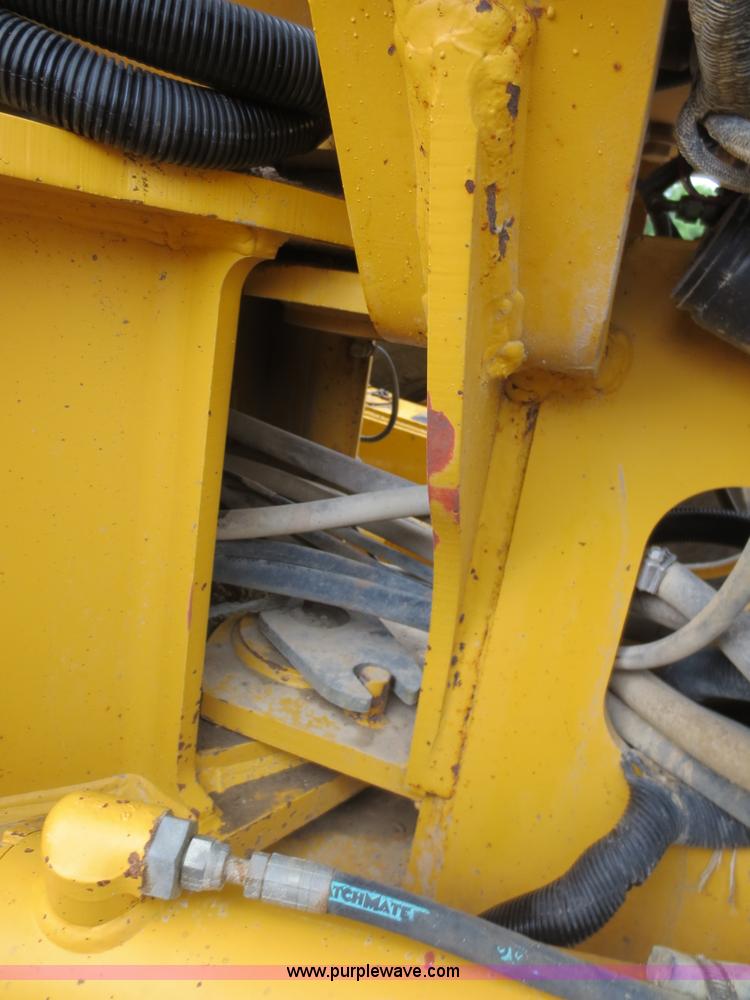 image for item H9851 2002 John Deere 770CH Series II motor grader