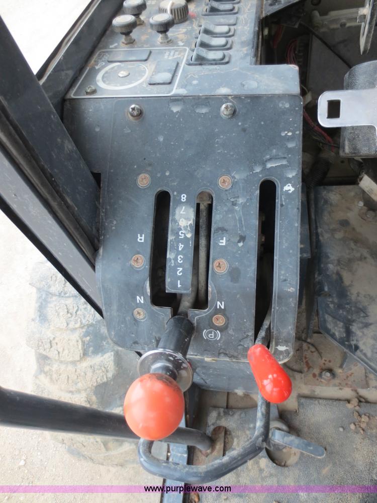 image for item H9851 2002 John Deere 770CH Series II motor grader