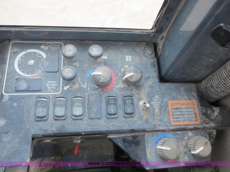 image for item H9851 2002 John Deere 770CH Series II motor grader