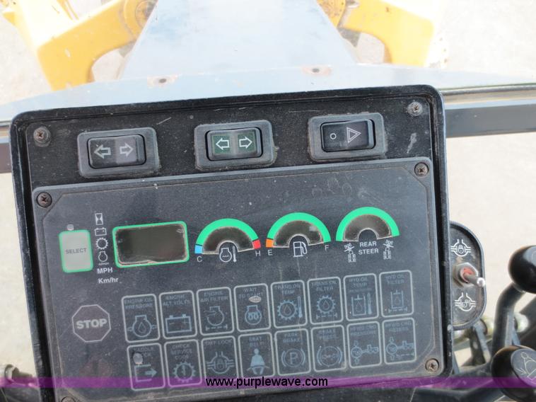 image for item H9851 2002 John Deere 770CH Series II motor grader