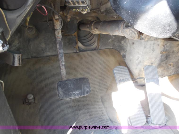 image for item H9863 1996 Mack RD690S mixer truck