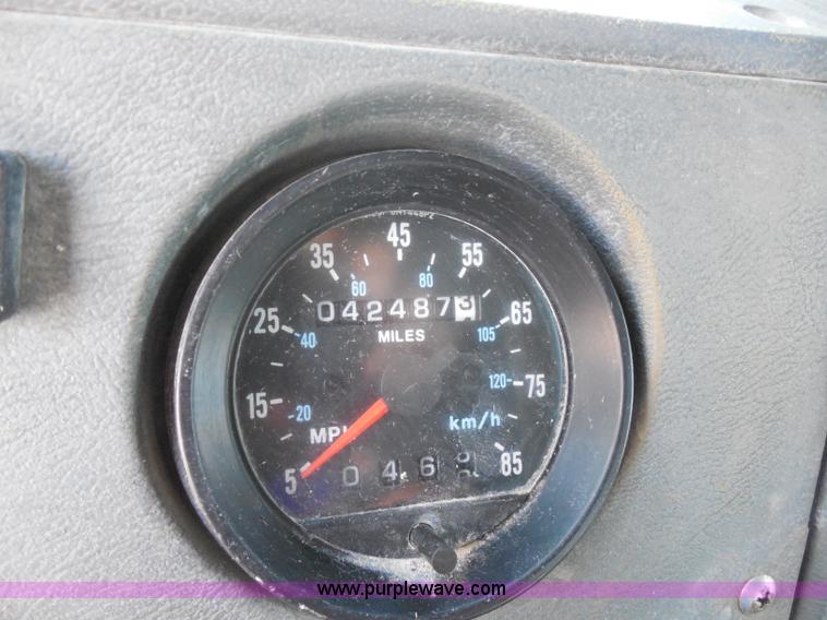 image for item H9863 1996 Mack RD690S mixer truck