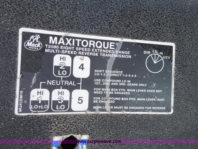 image for item H9863 1996 Mack RD690S mixer truck